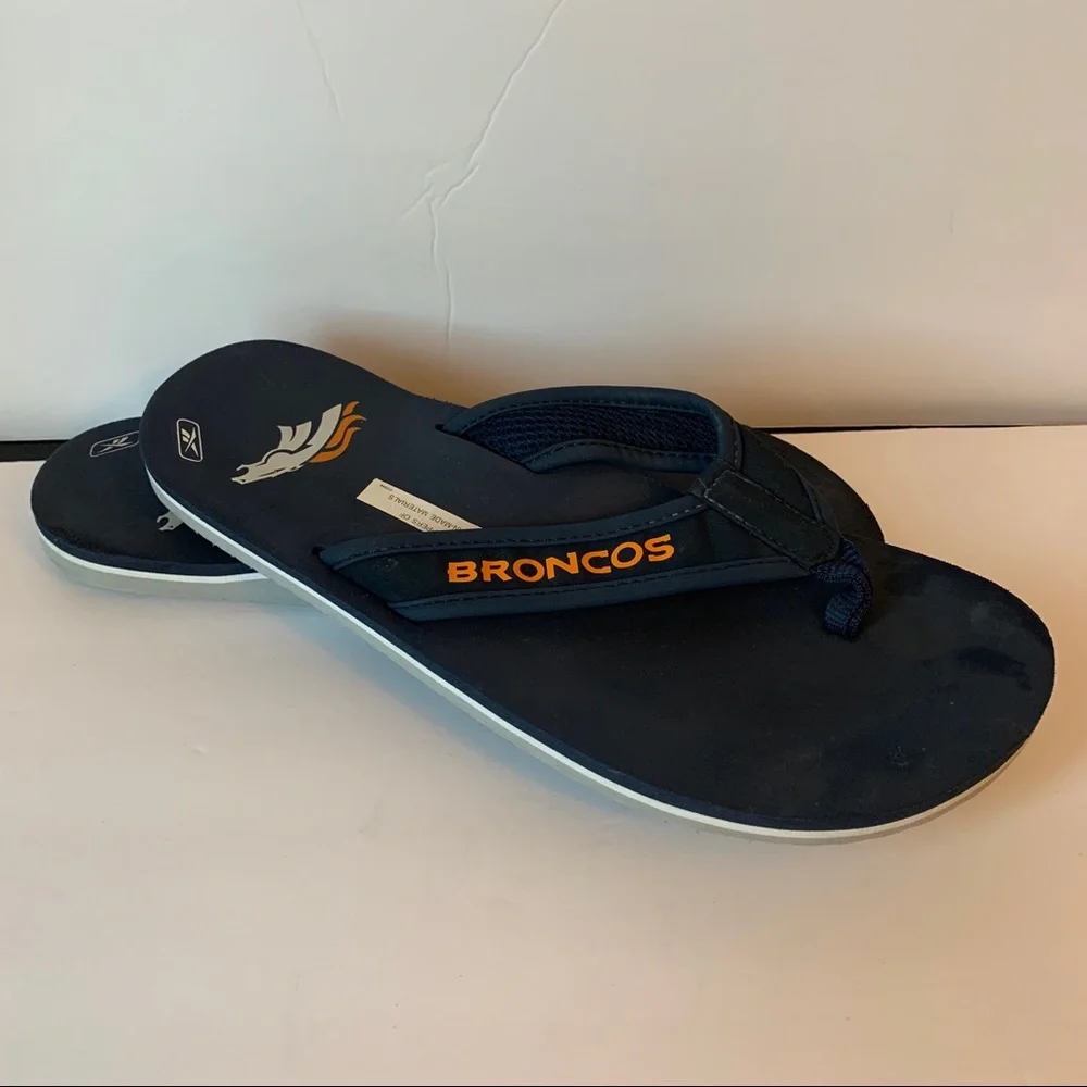 Reebok 8 Denver Broncos flip flops thong sandal